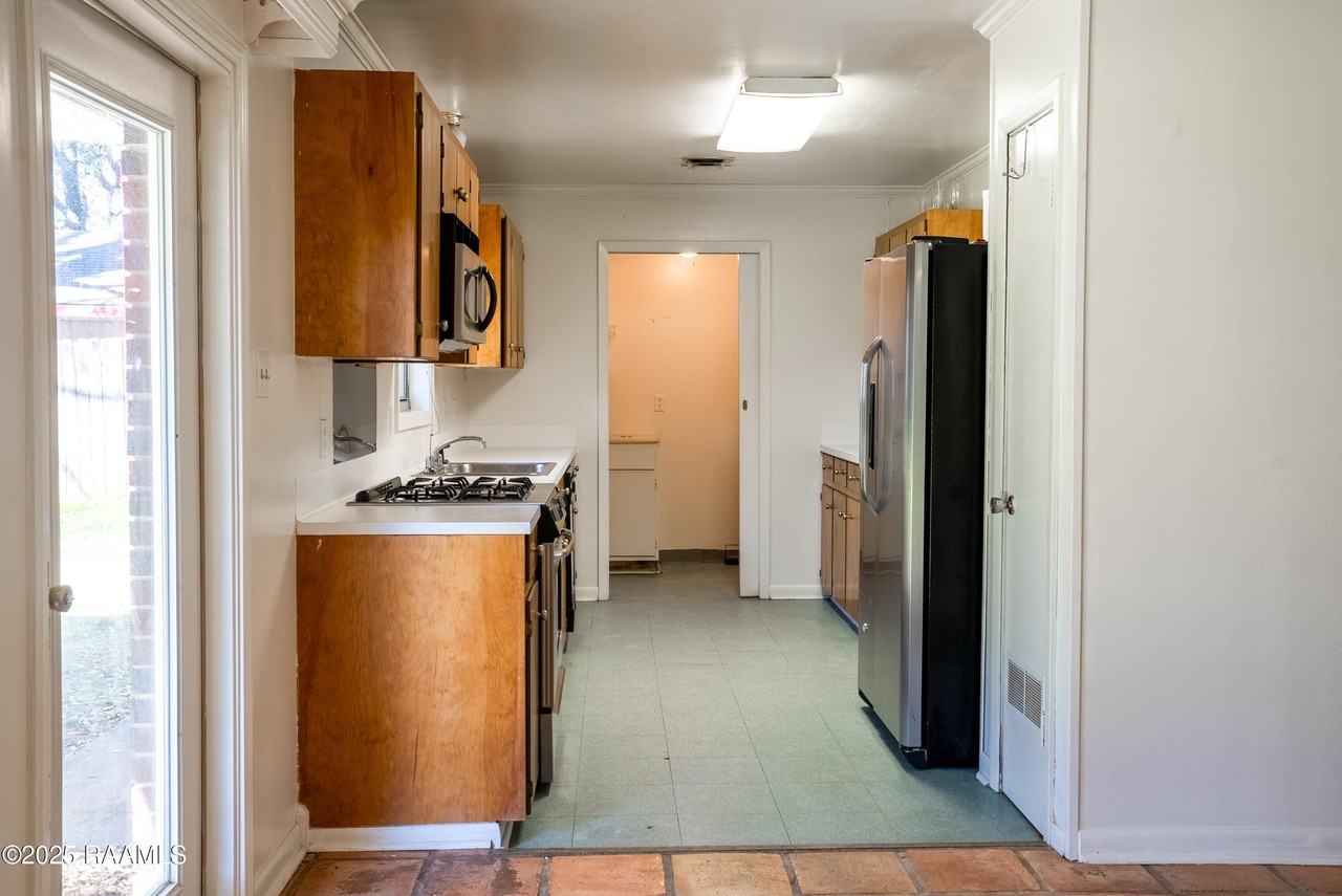 213 Birch Dr - Photo 6 of 23