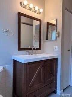 328 E Elmwood Ave #6 - Photo 2 of 10