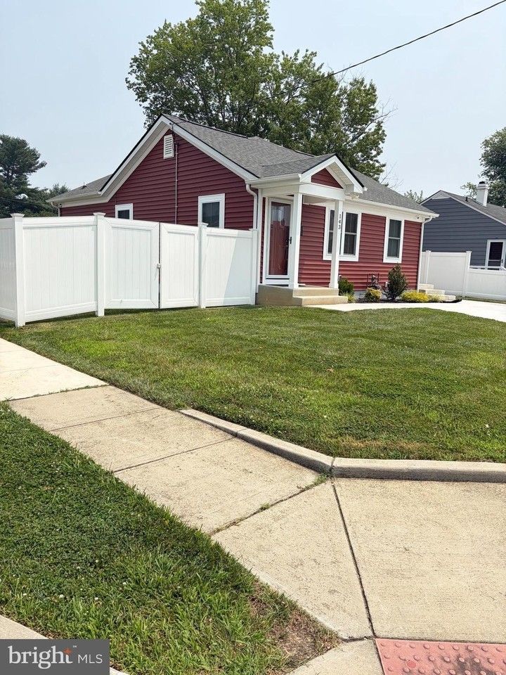 143 Bannister Ave - Photo 2 of 13