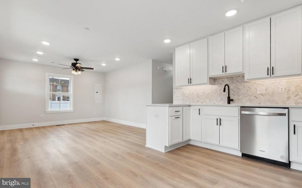 143 Bannister Ave - Photo 6 of 13