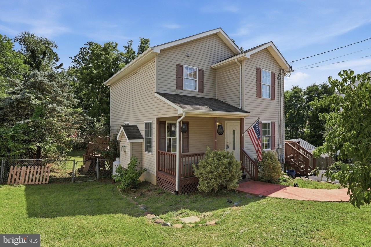 19 Fairview Ave - Photo 3 of 40