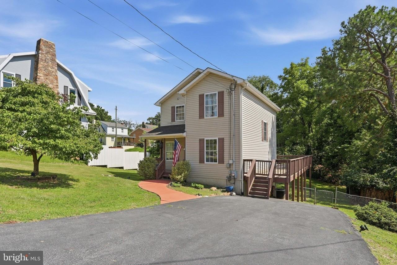 19 Fairview Ave - Photo 5 of 40