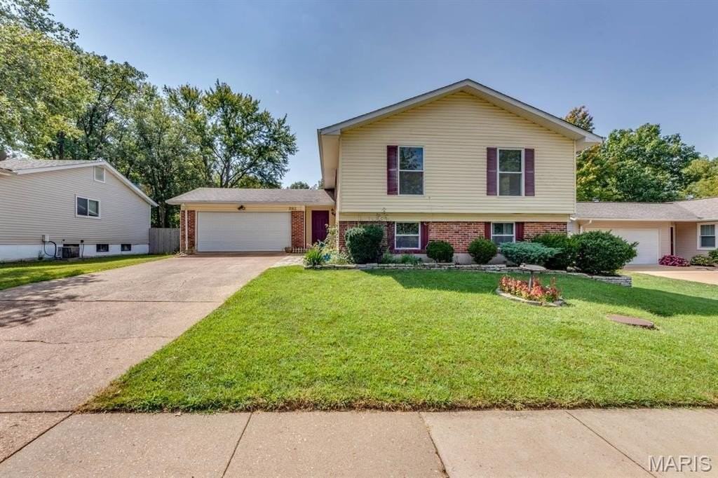 292 Brightfield Dr - Photo 2 of 50