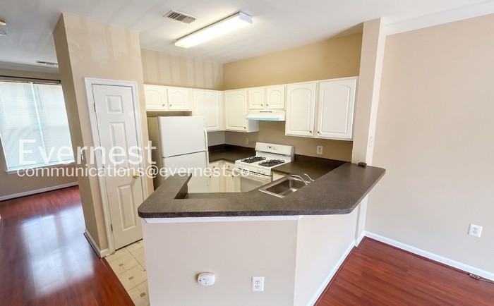 21803 Flanders Ct - Photo 2 of 37