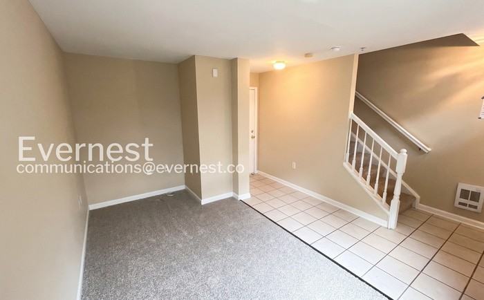 21803 Flanders Ct - Photo 4 of 37