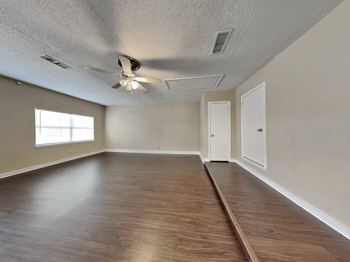4030 Rustic Trl - Photo 6 of 22