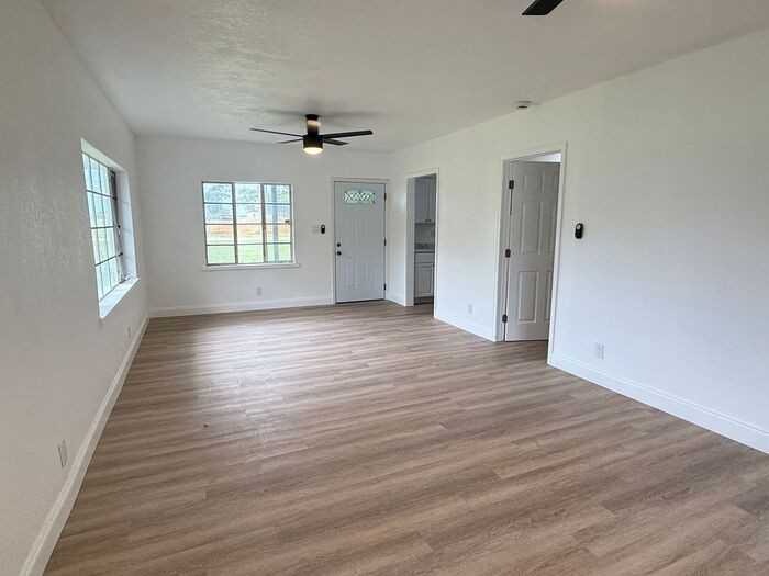 165 E Pomelo St - Photo 3 of 18