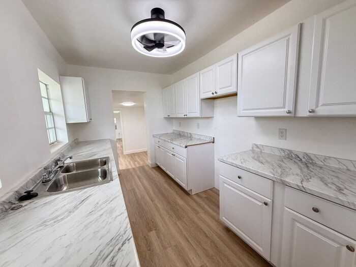 165 E Pomelo St - Photo 5 of 18