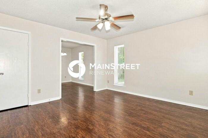 3661 Barberry St - Photo 4 of 17