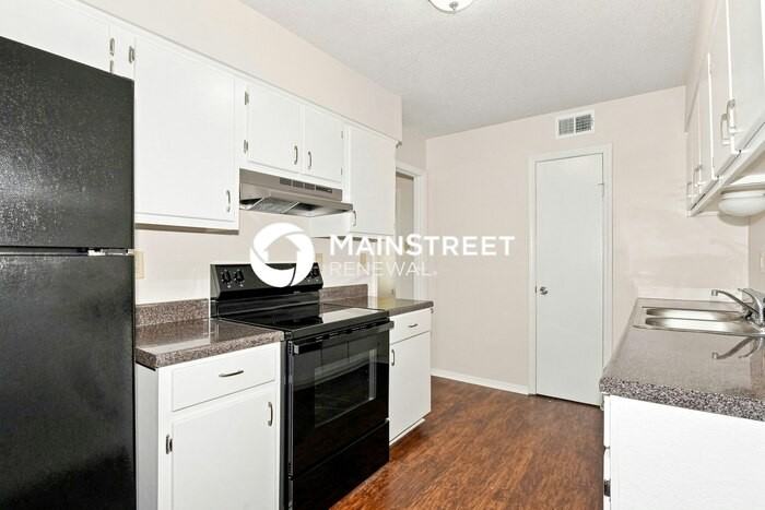 3661 Barberry St - Photo 5 of 17