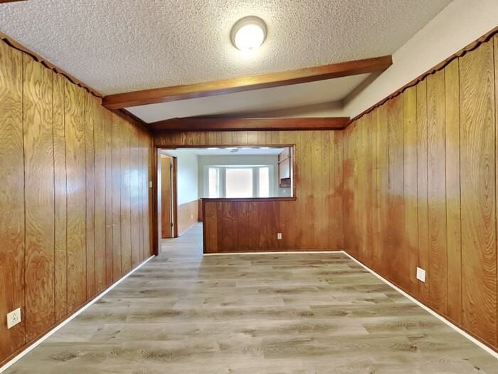 7108 Ellis Rd - Photo 4 of 24