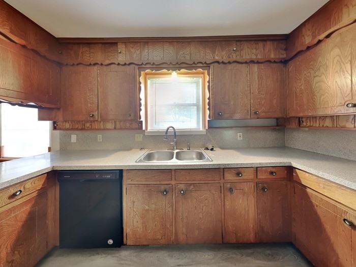 7108 Ellis Rd - Photo 6 of 24