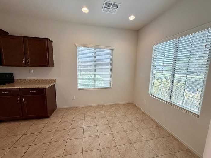 5424 W Heritage Way - Photo 4 of 39
