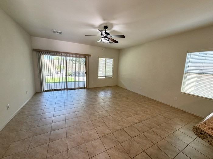 5424 W Heritage Way - Photo 7 of 39