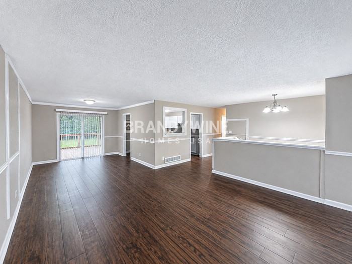 1044 Baker Ln - Photo 4 of 24