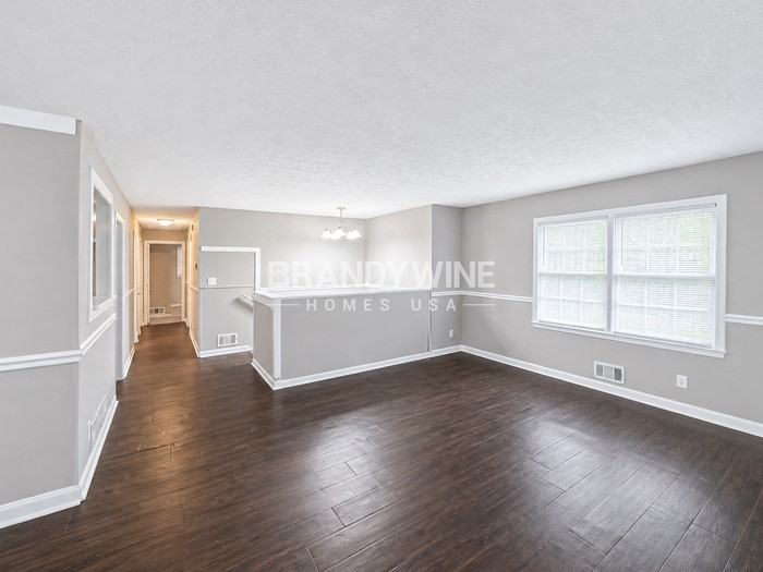 1044 Baker Ln - Photo 5 of 24