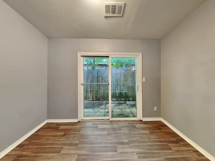 2405 Cripple Creek Dr - Photo 5 of 17