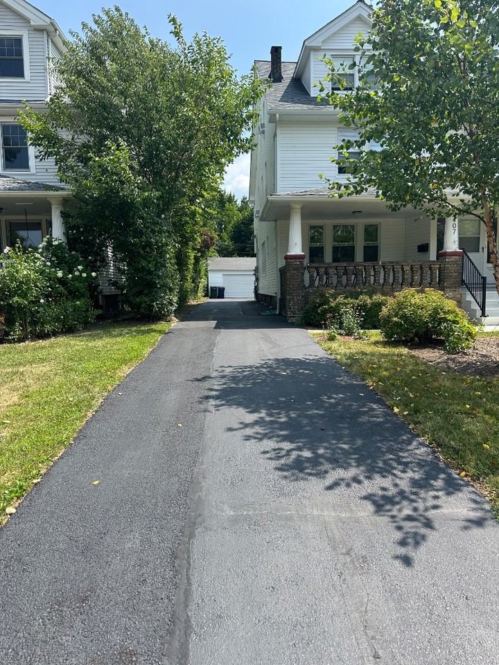 2409 Woodmere Dr - Photo 3 of 5