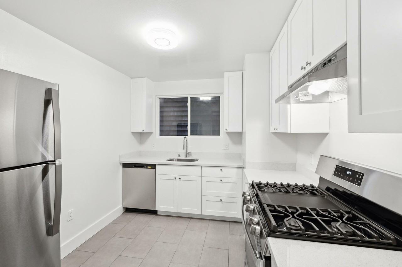 1816 Union St - Photo 6 of 10
