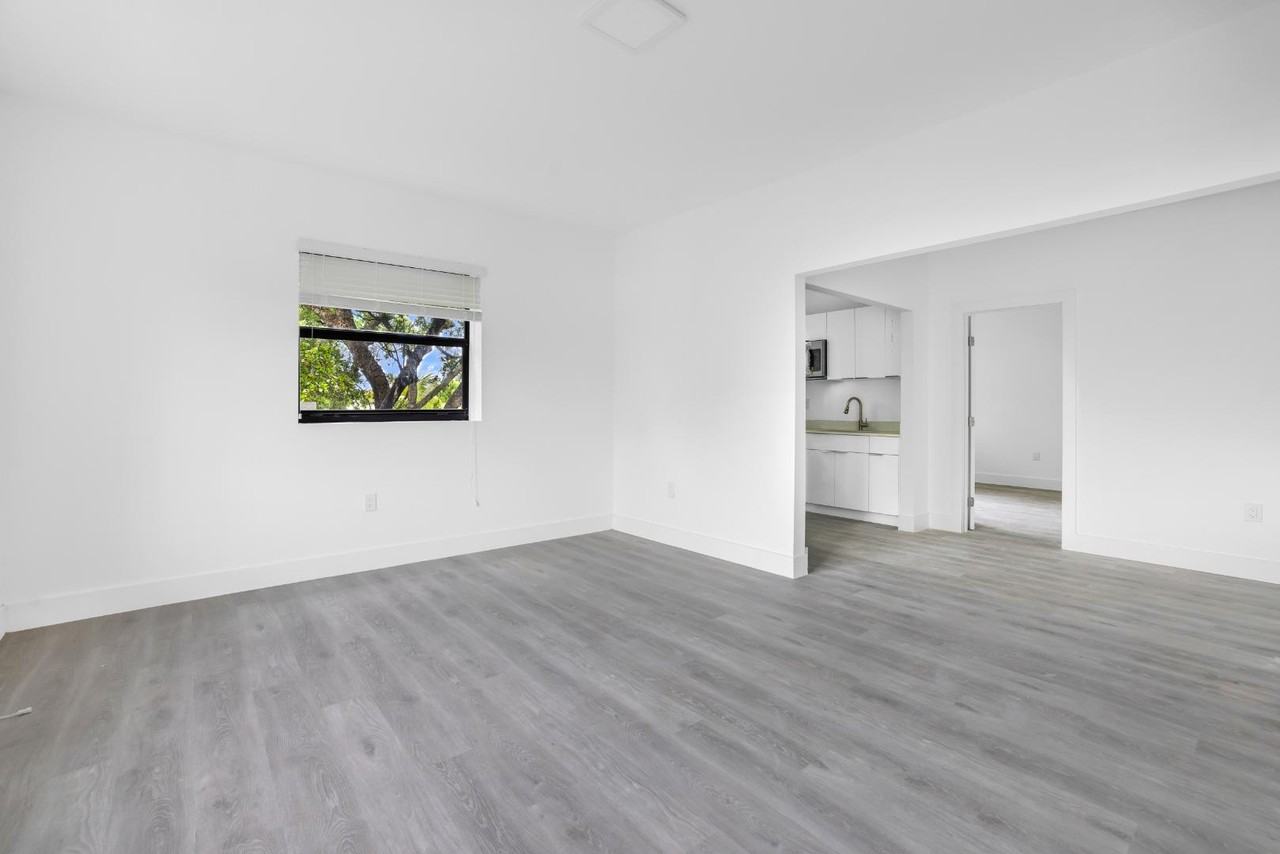 1536 SW 9th St - Photo 5 of 24