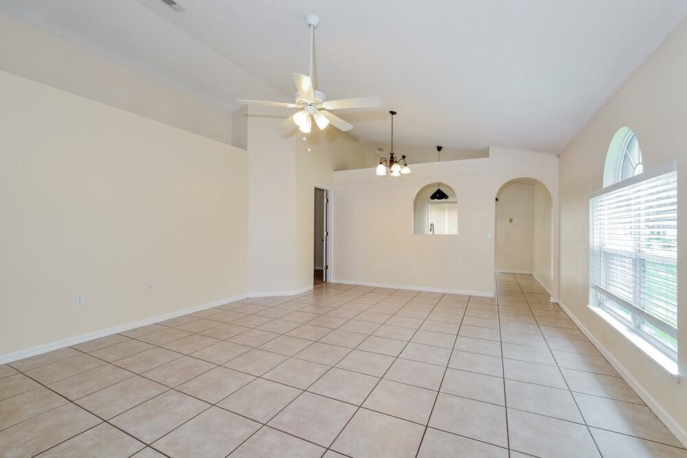 12641 Parkbury Dr - Photo 3 of 16