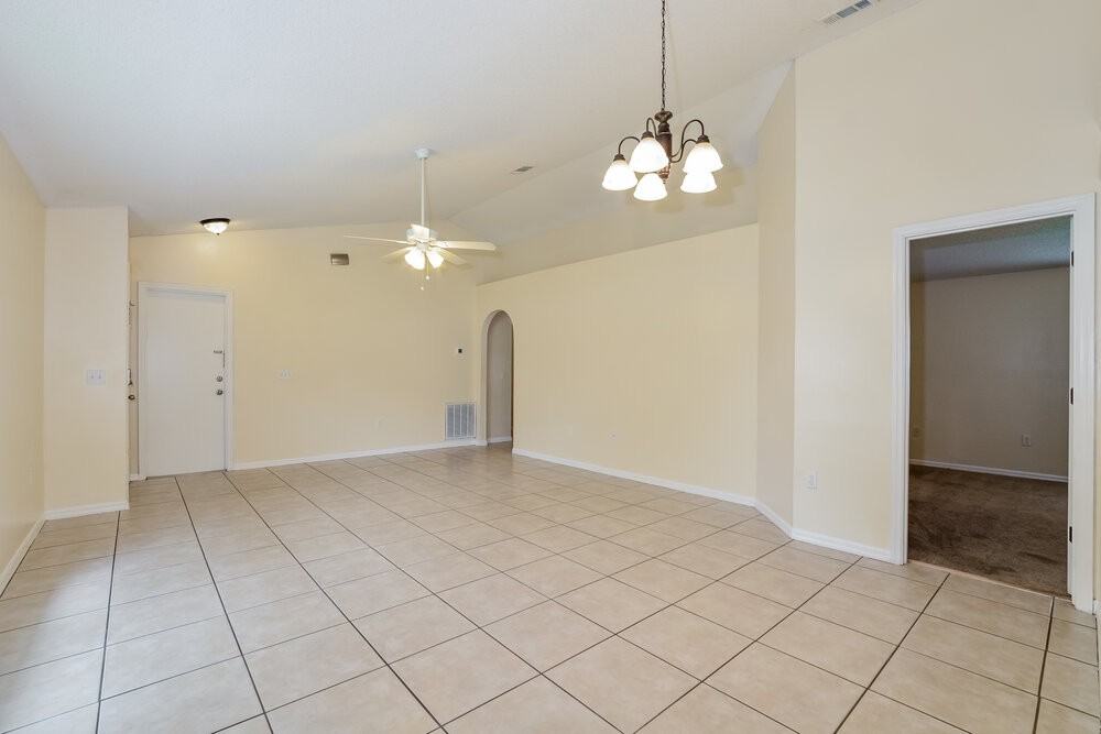 12641 Parkbury Dr - Photo 5 of 16