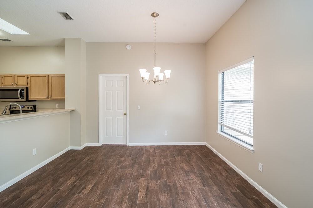 11001 Beckley Pl - Photo 5 of 15