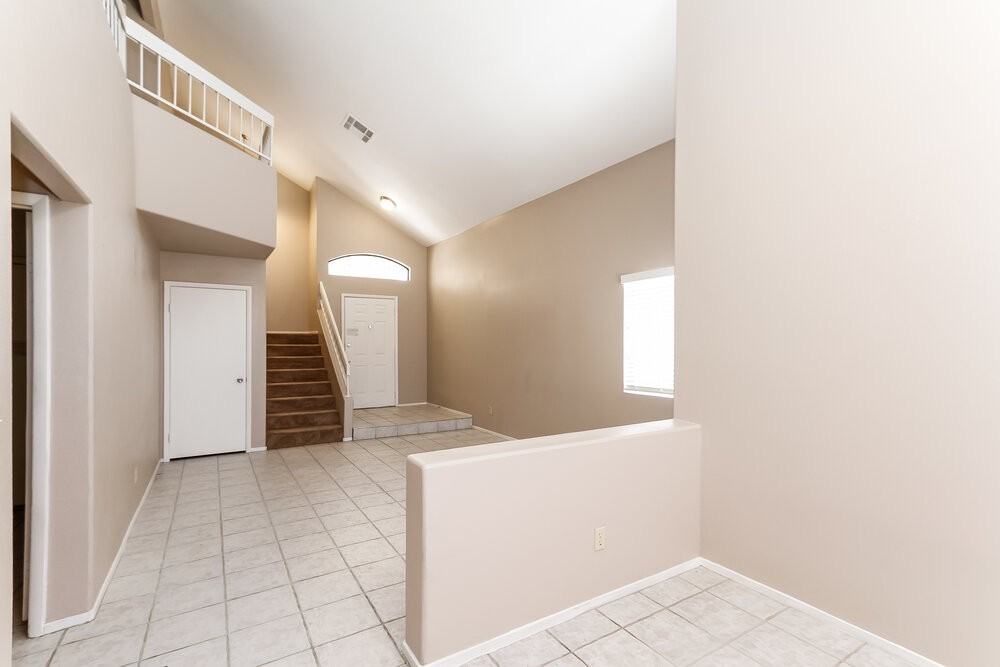 131 Monteen Dr - Photo 5 of 15