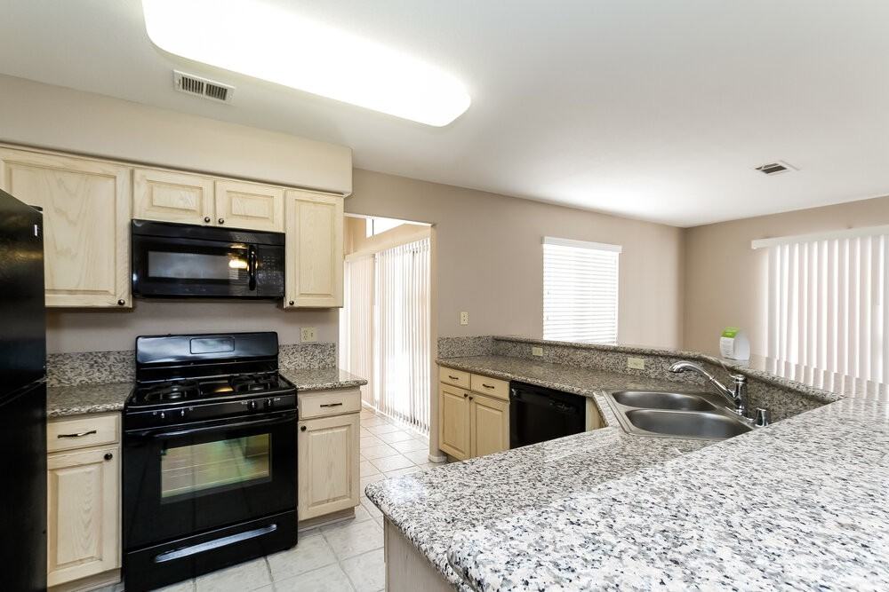 131 Monteen Dr - Photo 6 of 15