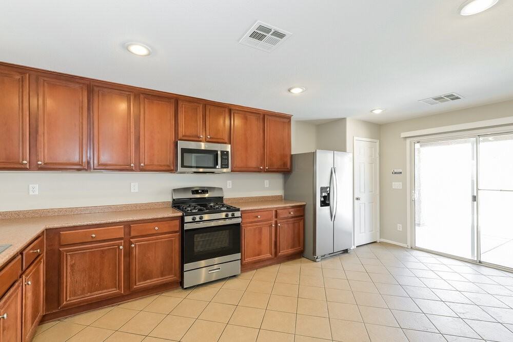 11650 Nardo Ct - Photo 7 of 17