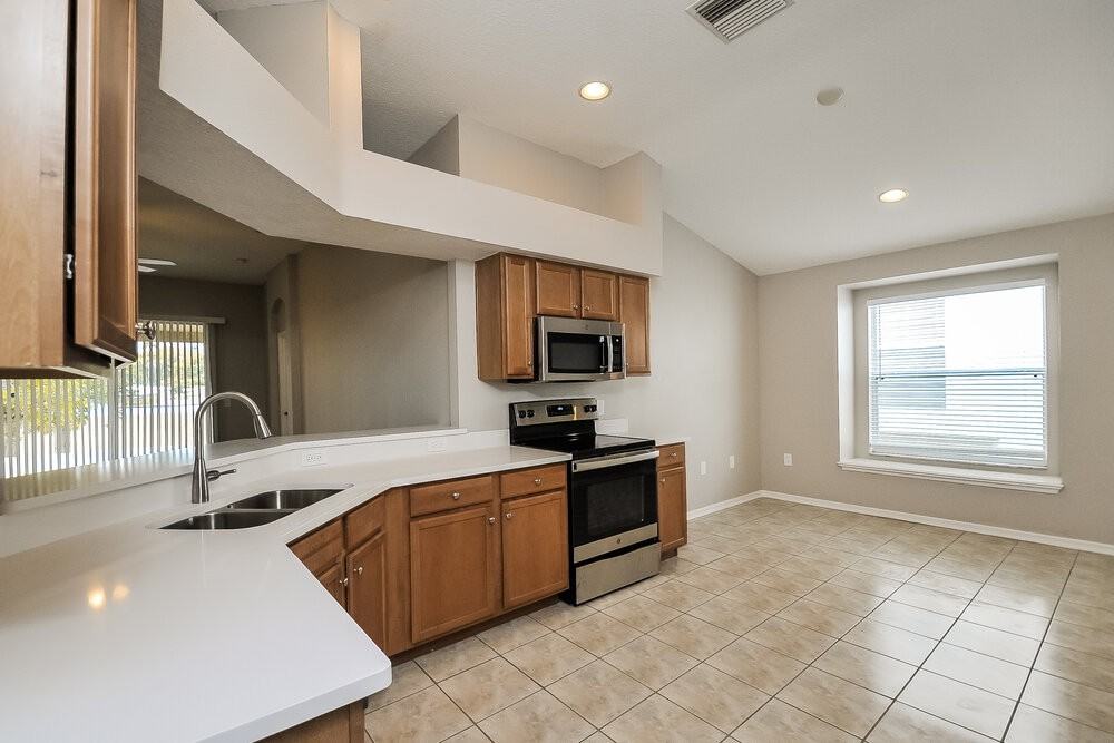 2537 Peekskill Rd - Photo 5 of 16