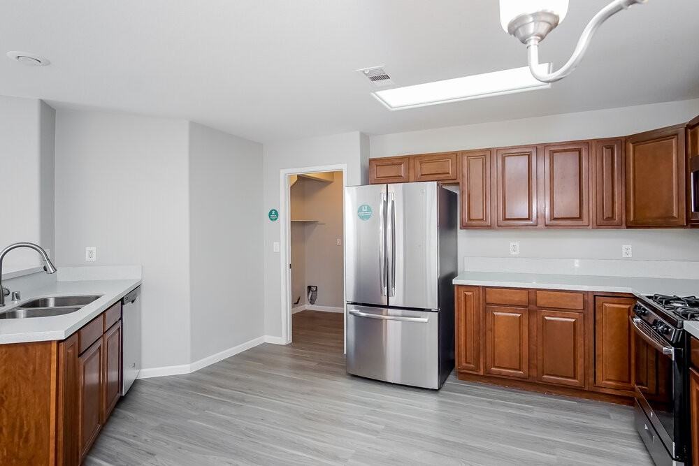 716 Pine Field Ln - Photo 6 of 17