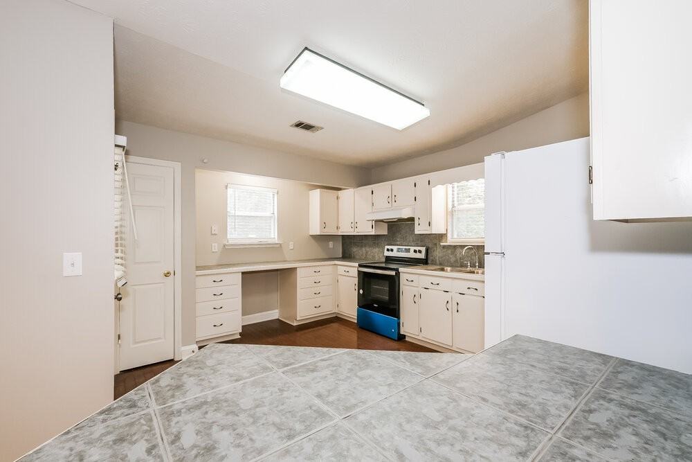 831 Jefferson Dr Sw - Photo 7 of 16