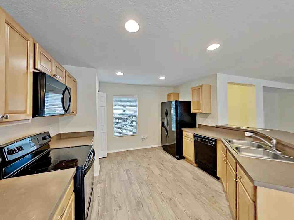 7273 Wakeview Drive - Photo 3 of 8