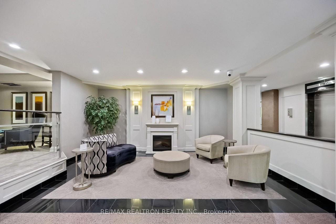 7440 Bathurst St - Photo 2 of 16