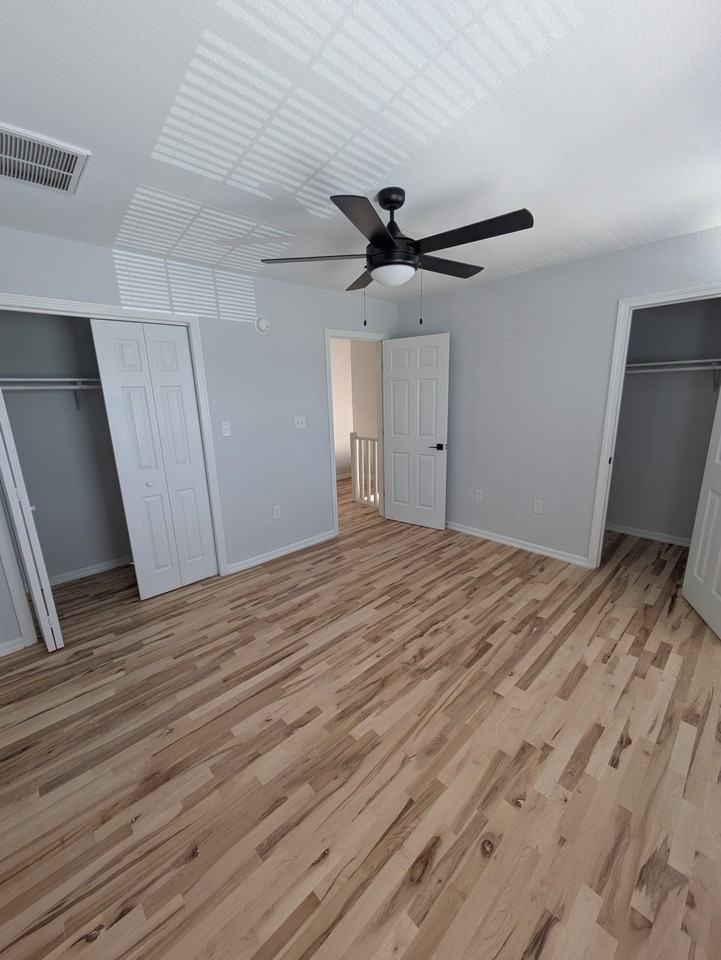 918 N Poindexter St #F - Photo 3 of 8