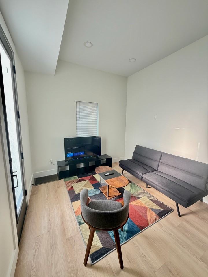 58 Robertson St - Photo 3 of 9