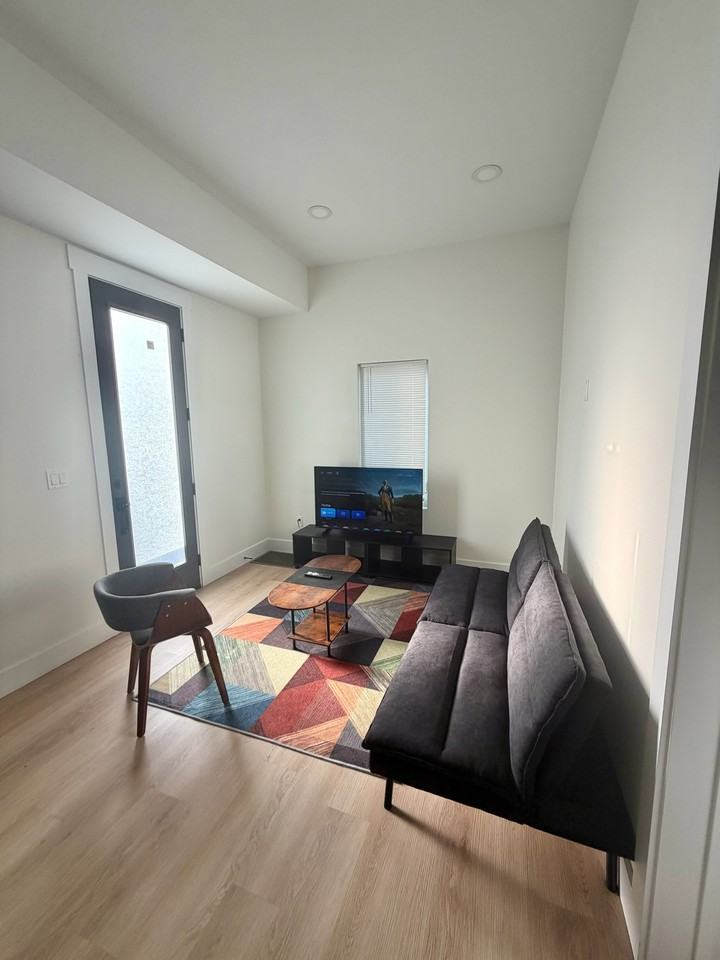 58 Robertson St - Photo 5 of 9