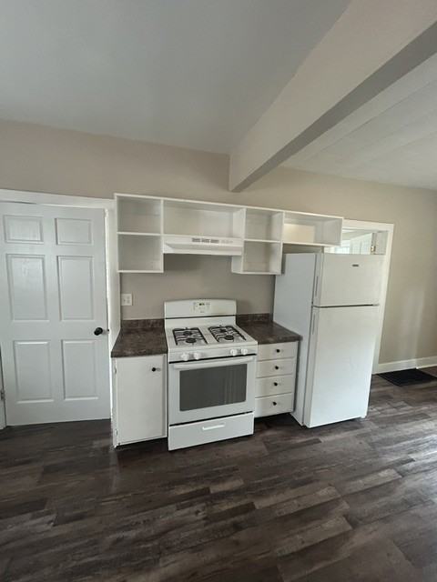 935 6th St - Photo 3 of 26