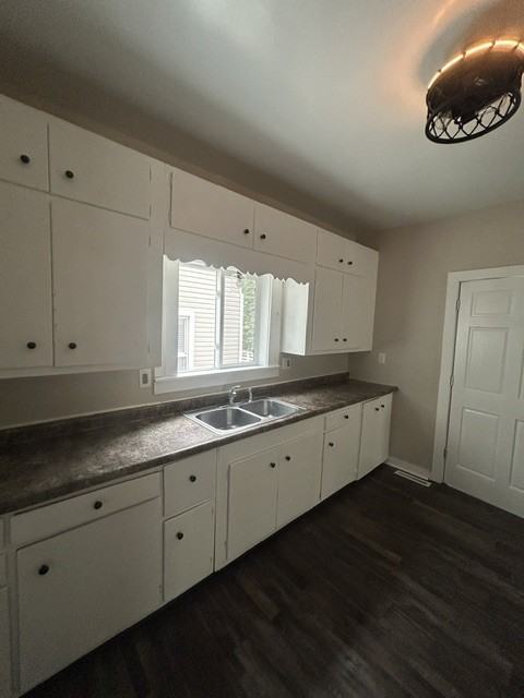935 6th St - Photo 5 of 26
