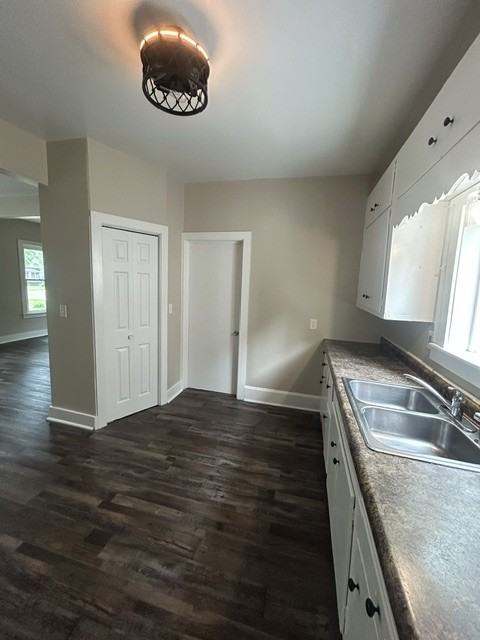 935 6th St - Photo 7 of 26