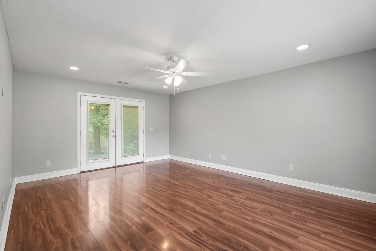 6204 Perry Ave - Photo 5 of 31