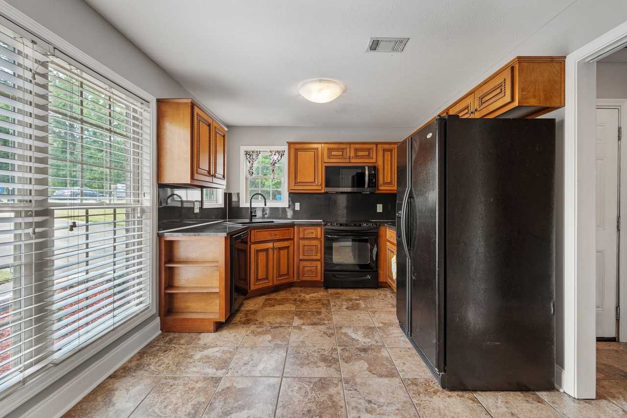 6204 Perry Ave - Photo 7 of 31