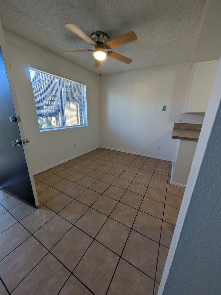 1054 S Magnolia Ave #1 - Photo 5 of 11