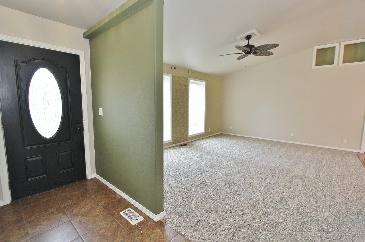 6153 N Portsmouth Ave - Photo 2 of 33