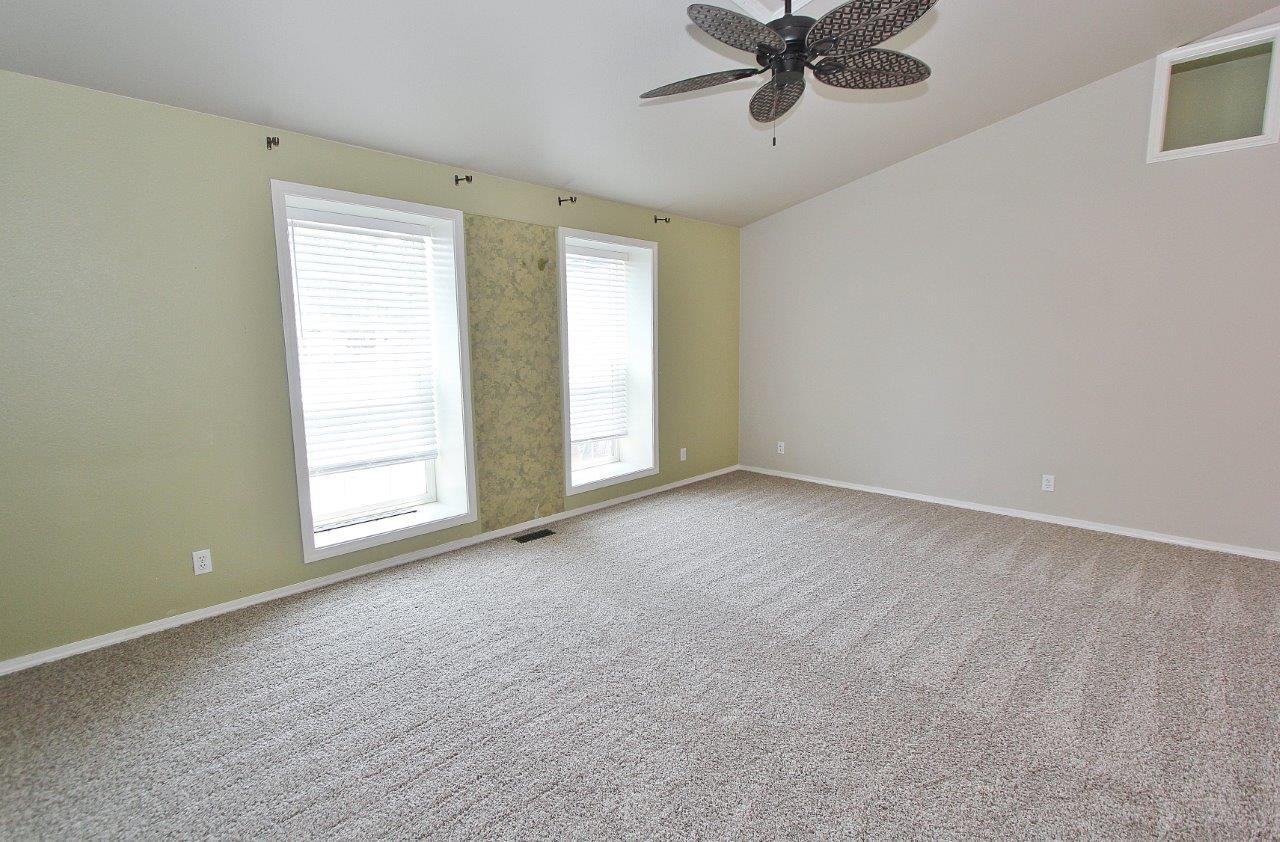 6153 N Portsmouth Ave - Photo 3 of 33