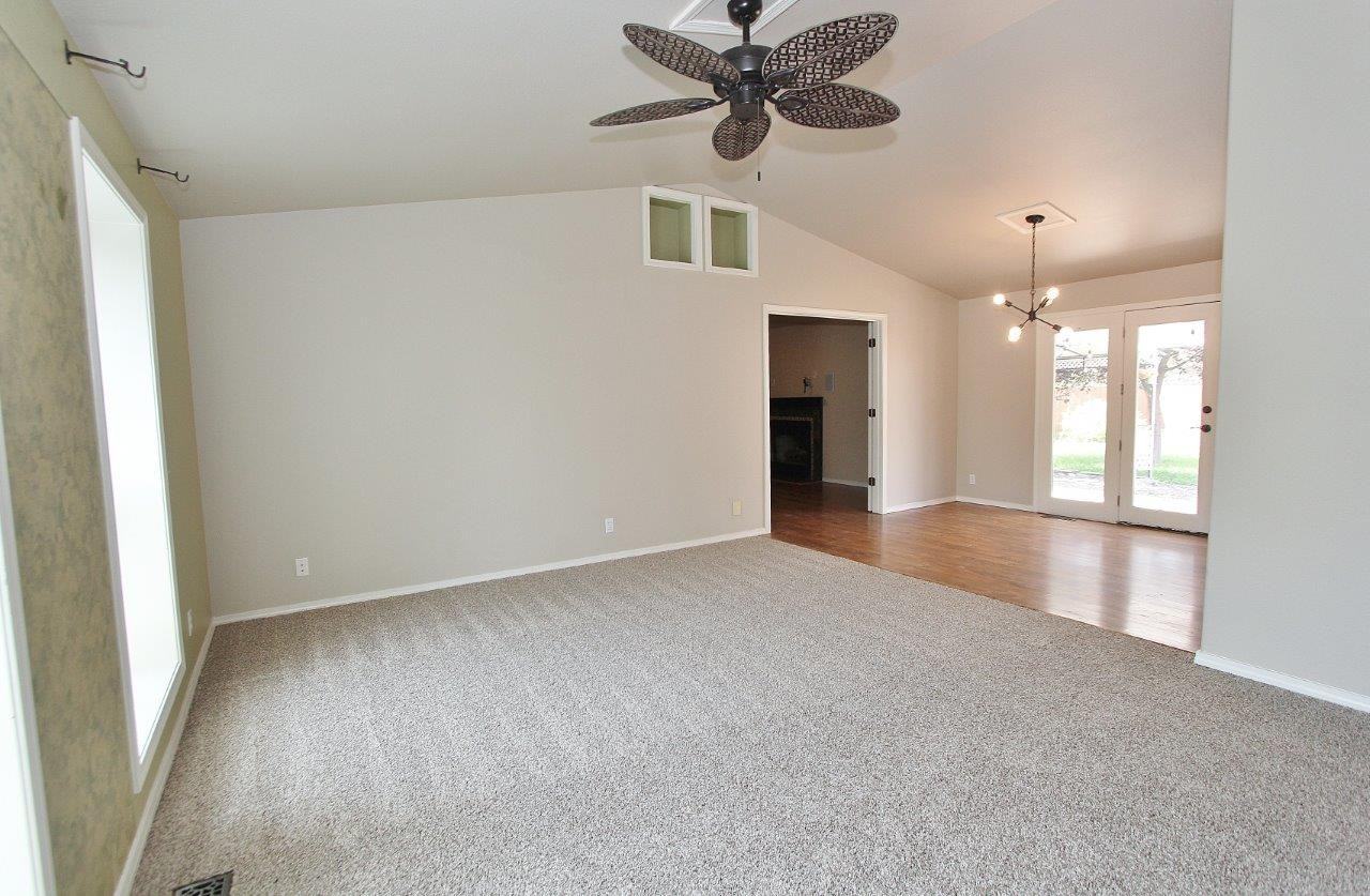 6153 N Portsmouth Ave - Photo 4 of 33