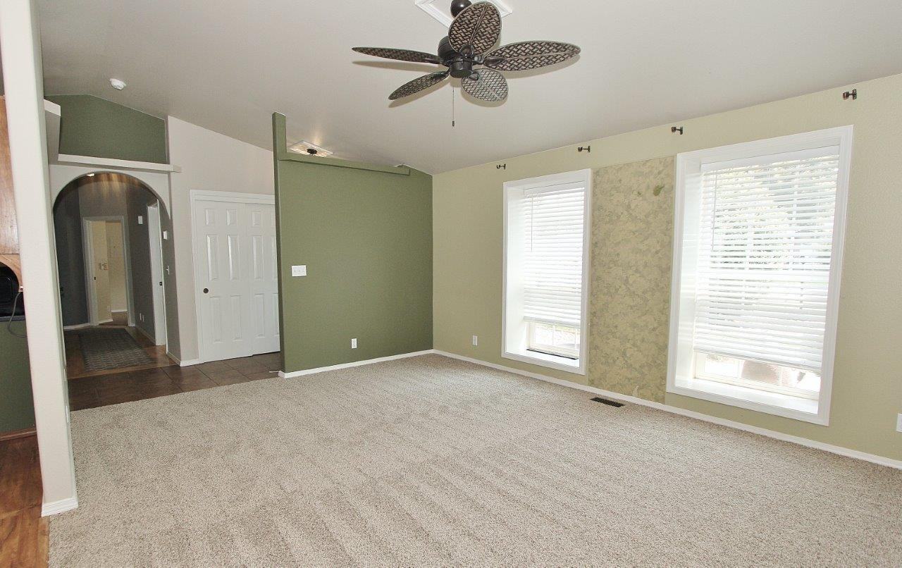 6153 N Portsmouth Ave - Photo 5 of 33