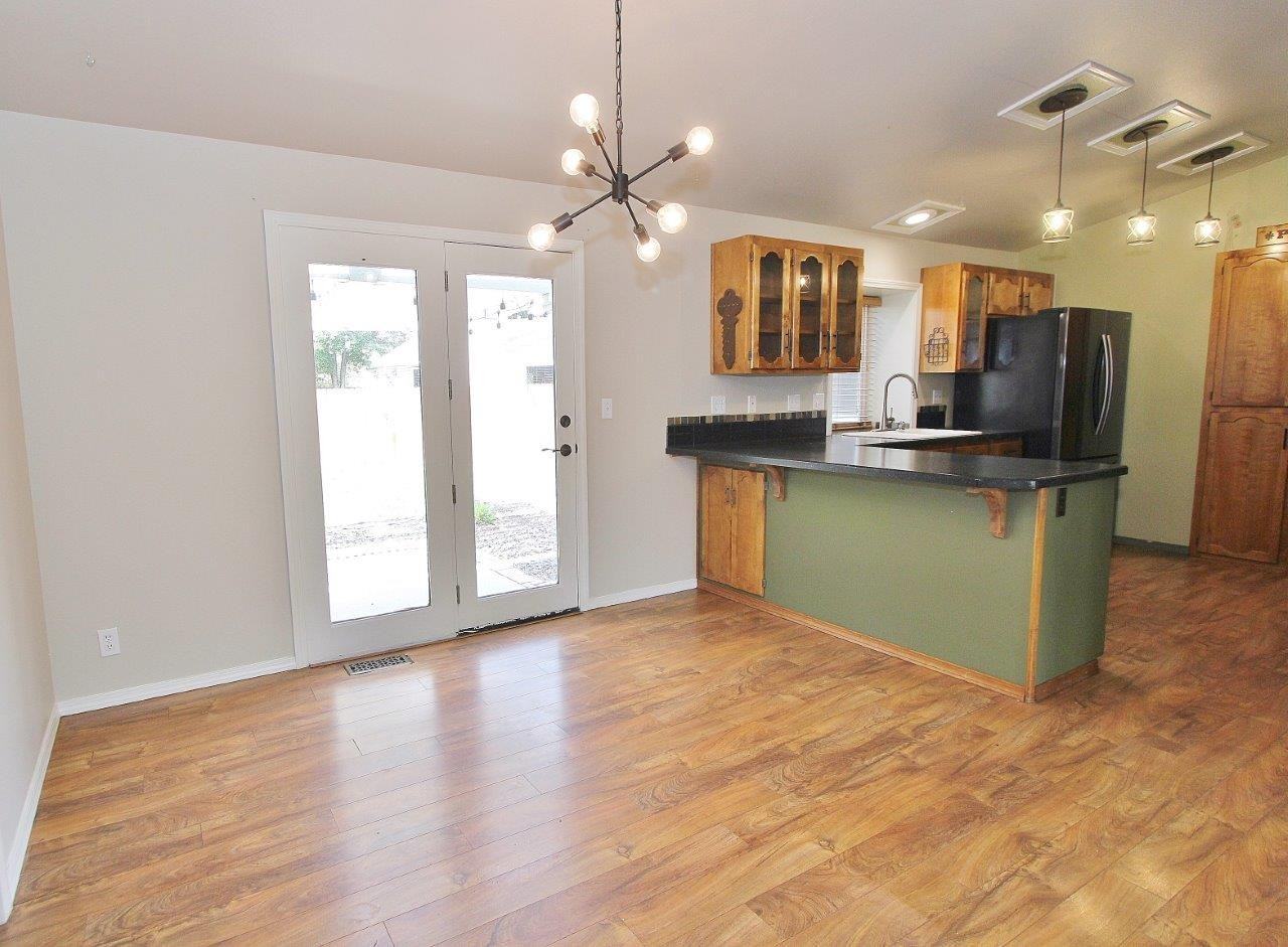 6153 N Portsmouth Ave - Photo 7 of 33