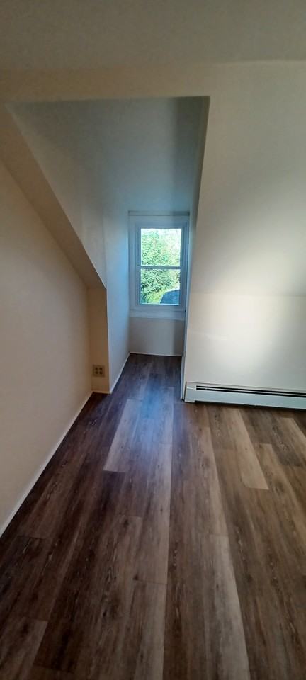 125 S 13th St #B - Photo 5 of 43